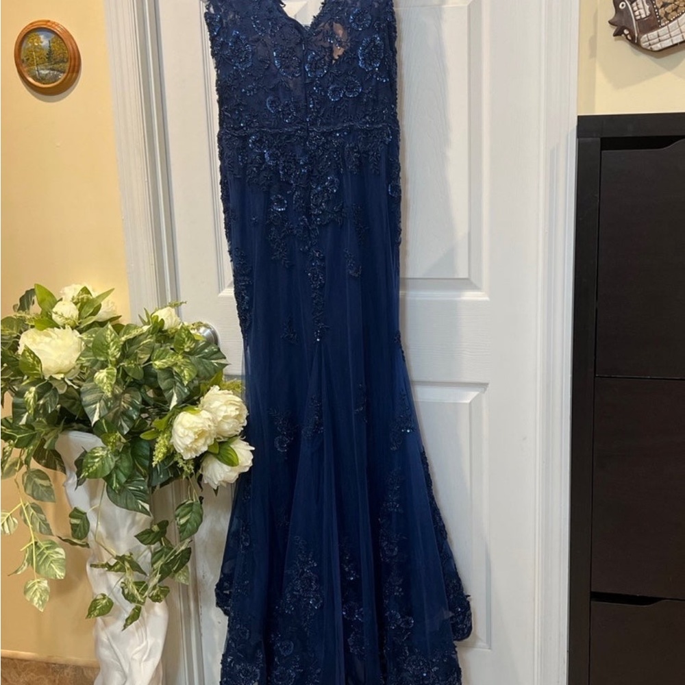 Montage by Mon Cheri M534 - Beaded Tulle Mother of the bride Navy Gown size 10 - Picture 6 of 14